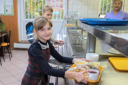 Начальник Управления соцпита Мироненко разрешила кормить петербургских сирот с нарушением СанПиН