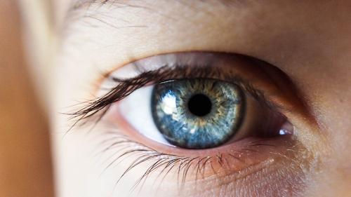 Офтальмолог Шилова: бесконтрольное использование глазных капель может привести к повышению артериального давления