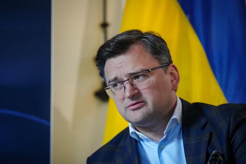 Глава МИД Украины Кулеба потребовал от Франции увеличить поставки оружия Киеву 