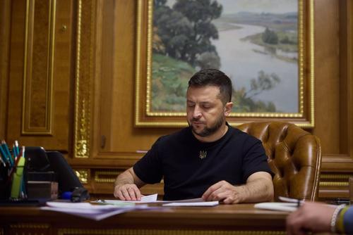 Глава крымского парламента Владимир Константинов заявил, что будущее украинского президента Зеленского в тюремной камере  