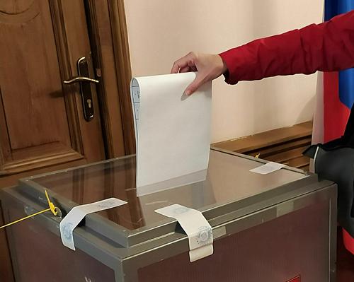 Народный совет ЛНР назначил референдум о присоединении республики к России на период с 23 по 27 сентября