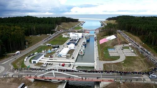 Польские власти открыли новый вредный для природы судоходный канал