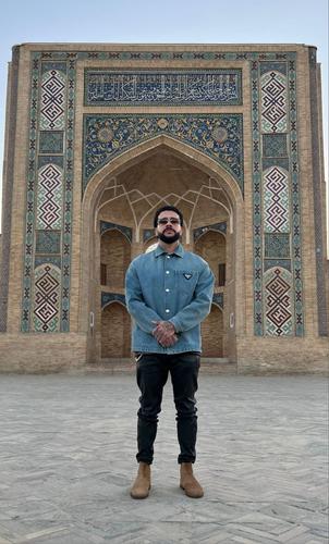 Рэпер Тимати опубликовал в сети фото на фоне мечети в Ташкенте