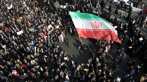 Иранская полиция переходит на сторону митингующих?