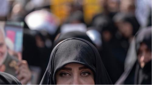 Хиджаб раздора: в Иране продолжаются массовые протесты, десятки жертв 