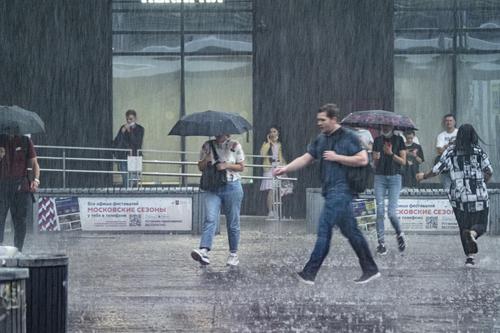 Дожди в столице утихнут к среде, 5 октября, рассказал Александр Синенков, ведущий специалист центра погоды «Фобос»