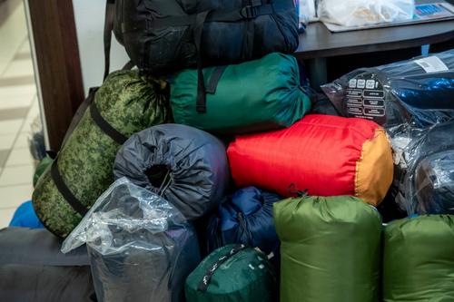 Туристический лагерь из Миасса передал мобилизованным спальные мешки