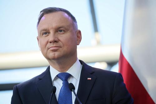 Польский президент Дуда призвал страны НАТО наращивать производство вооружений для Украины