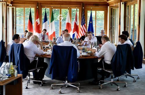 Лидеры стран G7 начали внеочередное заседание по Украине в формате видеоконференции