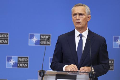 Столтенберг: НАТО рассмотрит пути более тесного сотрудничества с оборонными предприятиями