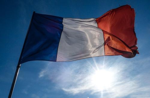 Посол Мешков сообщил о сохранении диалога между Москвой и Парижем по ситуации на Украине