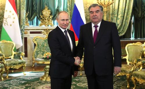 Рахмон обратился к Путину с просьбой уважительно относиться к Таджикистану