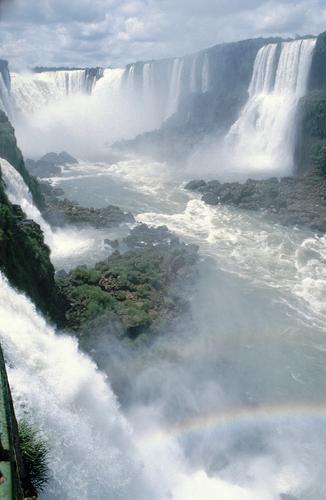 Водопад Игуасу, один из самых больших водопадов в мире, который может пересыхать