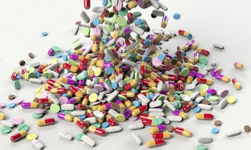 Россияне стали чаще покупать в аптеках противозачаточные препараты и таблетки для повышения потенции 