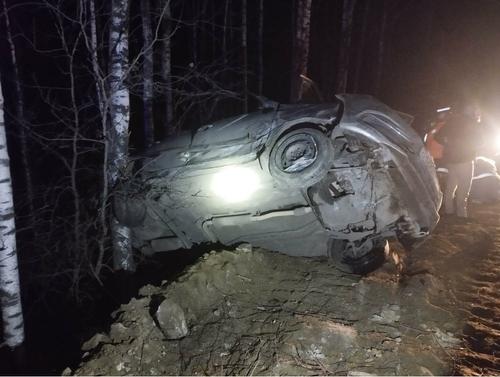 В Челябинской области машина с шестью пассажирами перевернулась на трассе М-5