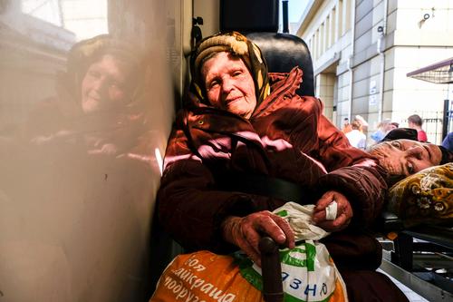 РИА Новости: жителей Херсона переправляют на левый берег Днепра
