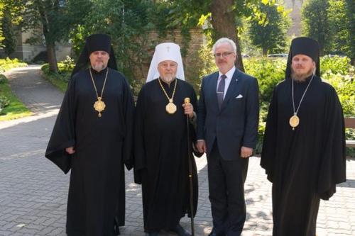 В каком статусе находится Латвийская Православная Церковь