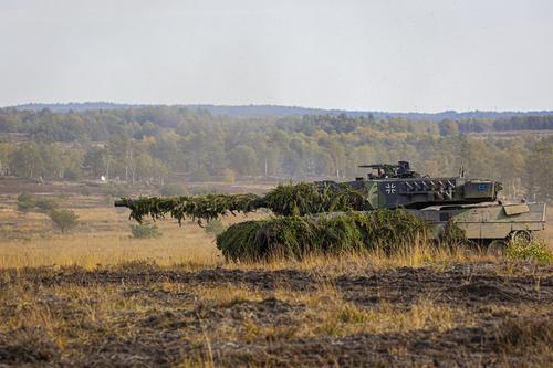 Канцлер Шольц: Германия не будет поставлять Украине немецкие танки Leopard 2  без координации с партнерами