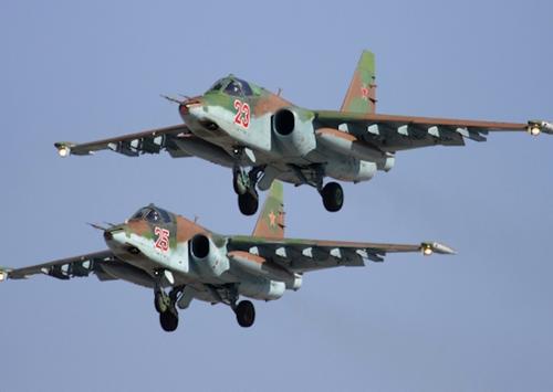 МО РФ опубликовало кадры боевых вылетов штурмовиков Су-25 в зоне проведения спецоперации