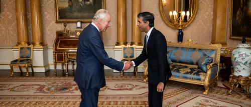 Риши Сунак вступил в должность премьер-министра Великобритании, получив мандат на формирование правительства от короля Карла III