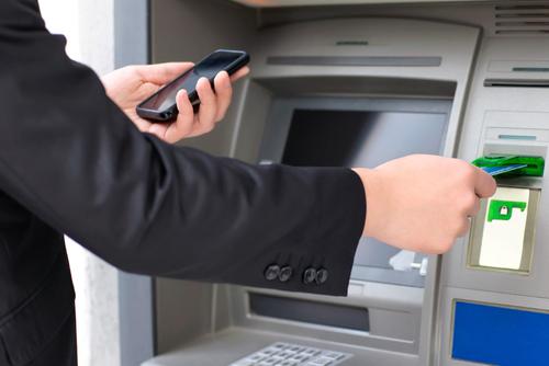 У банков похитили 60 млн рублей благодаря фальшивкам и американским банкоматам