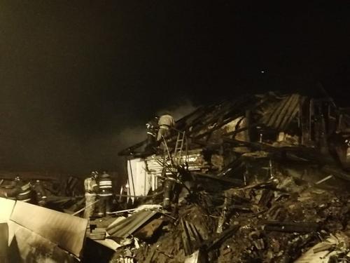 Семьям из пострадавшего при падении самолета дома в Иркутске выплатили матпомощь