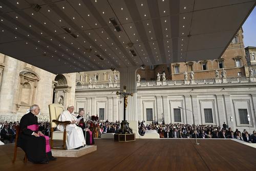 Ватикан выразил готовность сделать все возможное для налаживания диалога между Киевом и Москвой