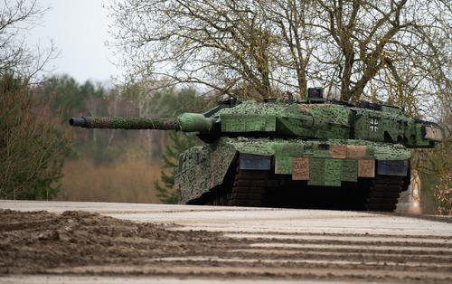 Посол Украины в ФРГ Макеев настаивает на поставках немецких танков, несмотря на отказ Шольца