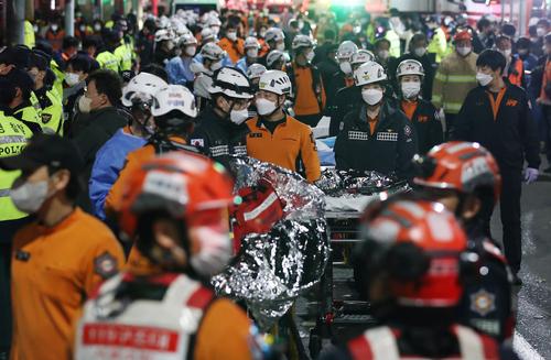 Власти Сеула получили более 3,5 тысячи заявлений о без вести пропавших людях после массовой давки