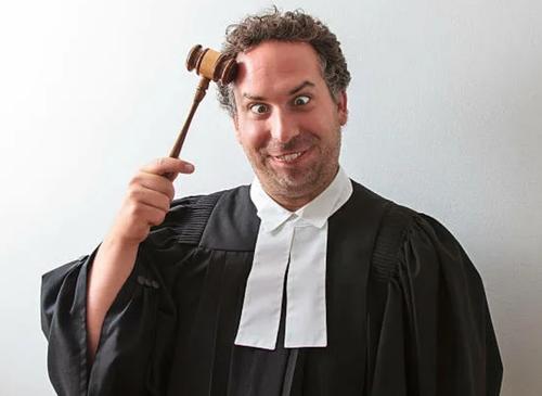Судом установлено, что если судей не считать слабоумными то это для них оскорбление