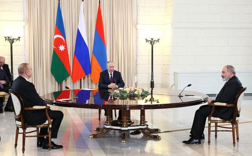 Путин, Алиев и Пашинян в Сочи согласовали совместное заявление