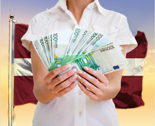 Президенту Латвии выделено на непредвиденные расходы 260 тысяч евро, а помощь пенсионерам – 10 евро
