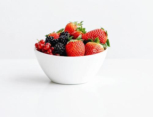 Врач Перевалова порекомендовала употреблять полстакана ягод в день