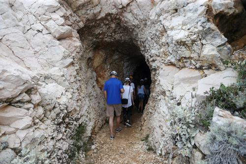 Спасатели эвакуировали застрявших в пещере в Челябинской области туристов
