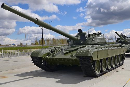 Российские заводы дорабатывают защиту и оснащение старых танков