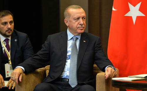 Министр Киришчи: Эрдоган надеется обсудить с Путиным поставки зерна в рамках саммита G20