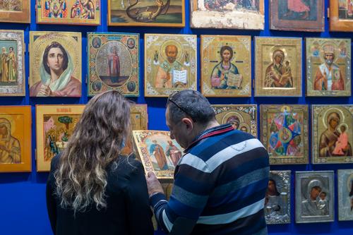 Российские спецслужбы пресекли попытку незаконного вывоза найденных в Энергодаре православных икон 