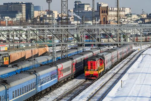 Федеральная пассажирская компании сообщила, что между Москвой и Санкт-Петербургом назначат десять дополнительных поездов 