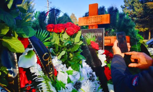 Стремоусова похоронили рядом со знаменитостями Крыма