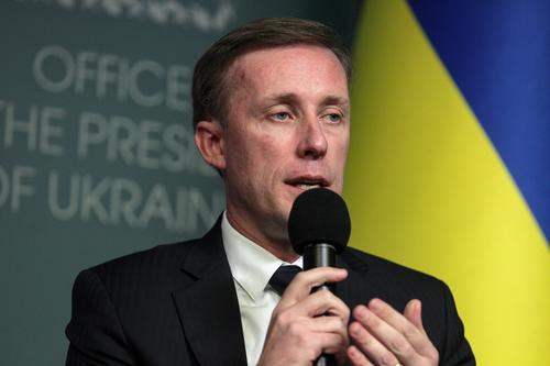 Советник Байдена Салливан: США продолжат отправлять Украине помощь для улучшения ее позиций на поле боя 