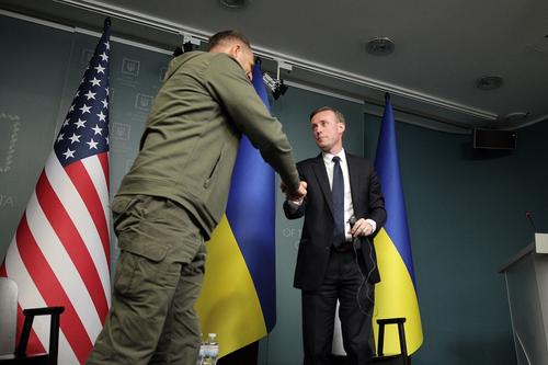 WSJ: Салливан в Киеве советовал команде Зеленского подумать о более реалистичной позиции на переговорах, в том числе по Крыму