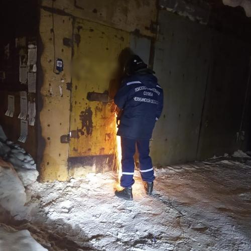 В Челябинской области автолюбитель чуть не задохнулся в гараже
