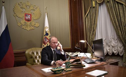 Путин поговорил по телефону с эмиром Катара