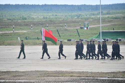 Министр обороны Белоруссии Хренин: в наших планах нет никаких мыслей ввязываться в какие-то конфликты 