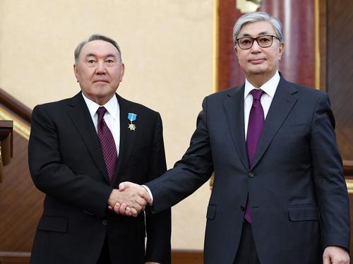 Назарбаев первым поздравил Токаева с победой на президентских выборах в Казахстане