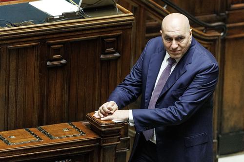 Министр Крозетто: кабмин Италии попросит парламент утвердить новый закон о военной и гражданской помощи Украине на весь 2023-й