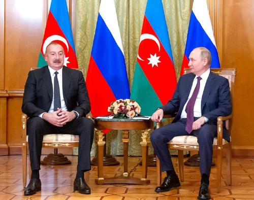 Путин и Алиев провели телефонный разговор
