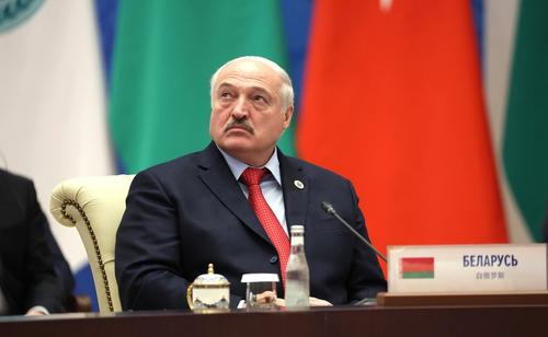 Лукашенко: если, не дай Бог, рухнет Россия, страны ОДКБ окажутся под обломками