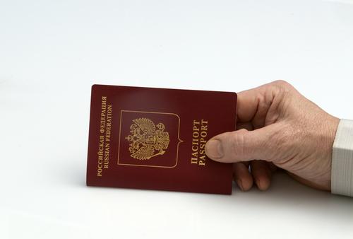 В ЕП выступили за запрет на въезд для жителей новых регионов России в ЕС по паспортам РФ