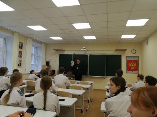 Липецкие школьники почтили память Героя России Олега Пешкова